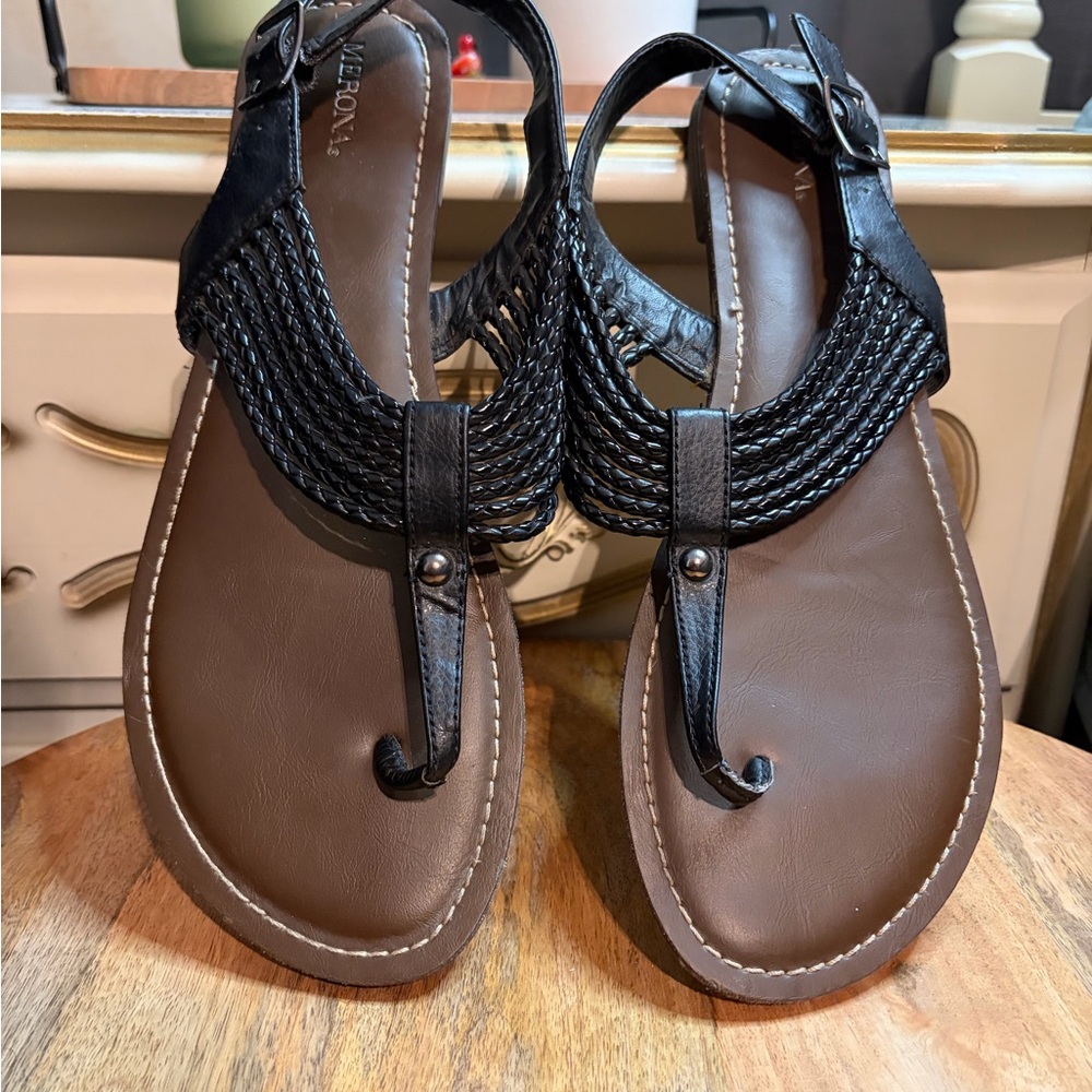 Merona Black and Brown Women's Sandals